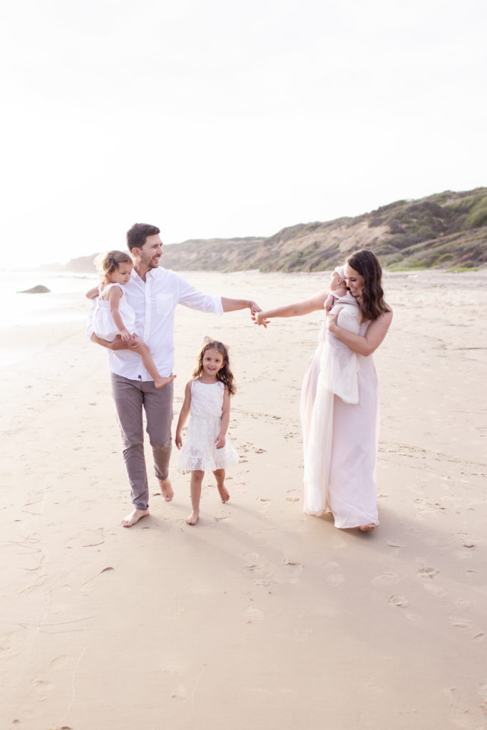 olden Sunset Beach Family Lifestyle Photography | Tiffany Chi Photography
Fine Art Light and Airy Baby Photographer Southern California