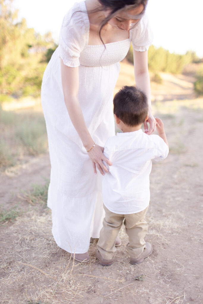 Orange County Natural Fields Maternity Photographer | Tiffany Chi Photography