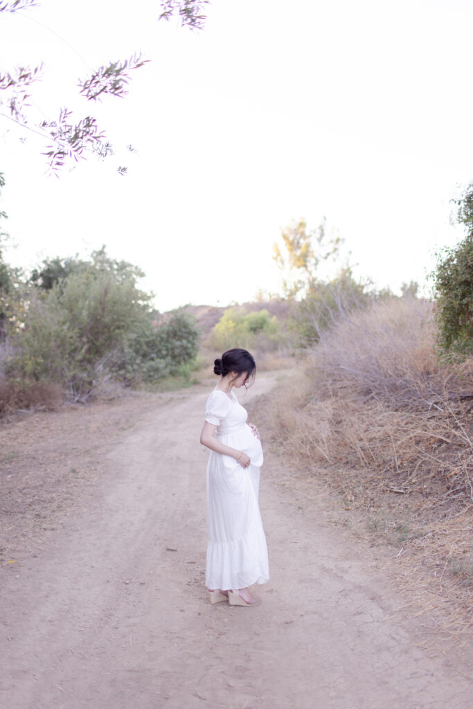 Orange County Natural Fields Maternity Photographer | Tiffany Chi Photography